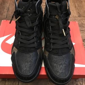 Men’s Air Huarache size 9